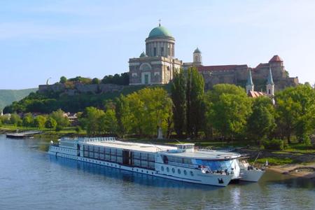 By boat and bike to Budapest - MS Primadonna